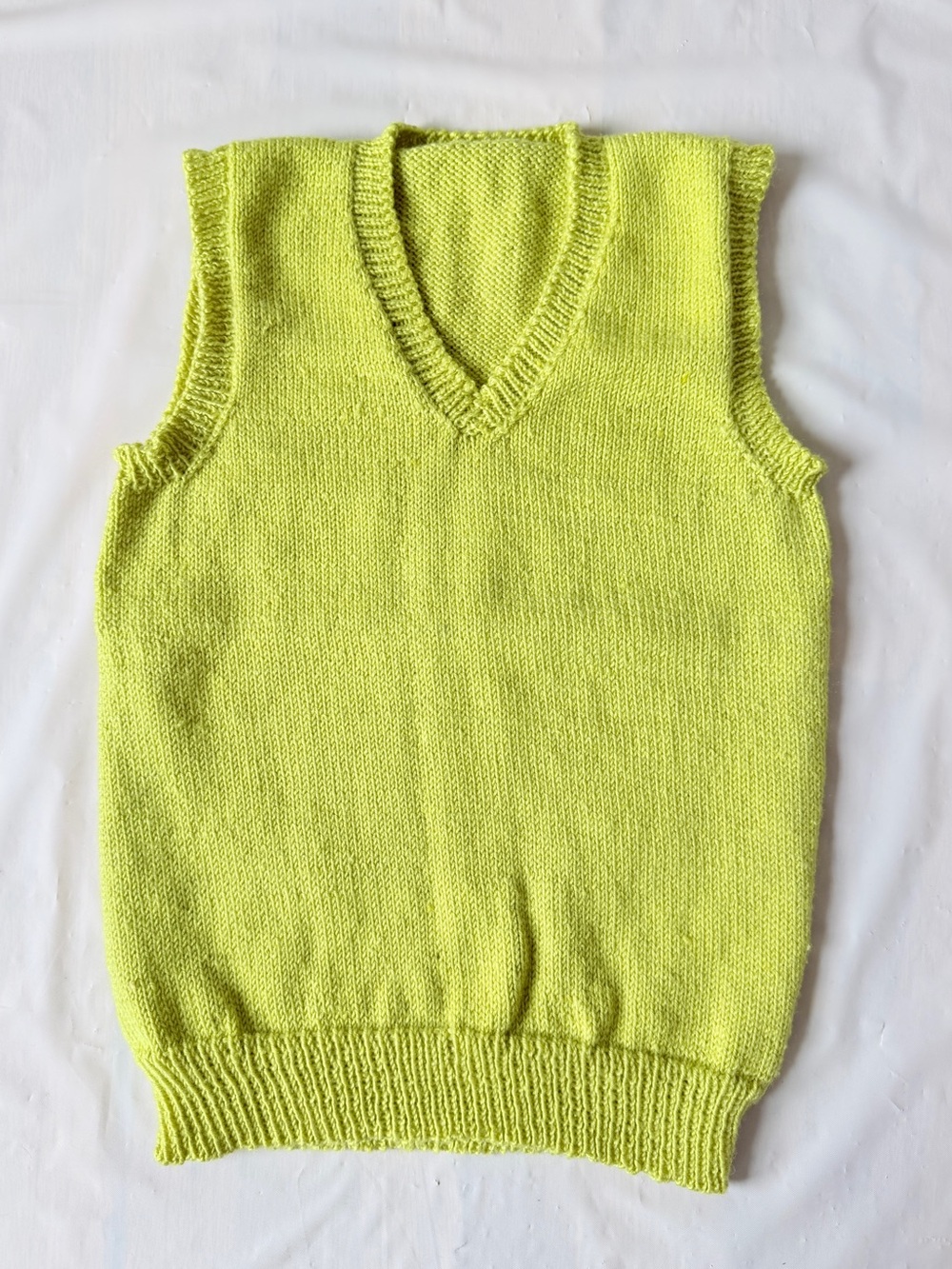 Hand knitted 100% Pure Wool V-Neck Sweater Vest Bright Lime Green XS Unisex New